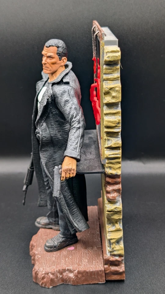 Marvel Select The Punisher 7” Action Figure Diamond Special Collector Edition - Image 3 of 4