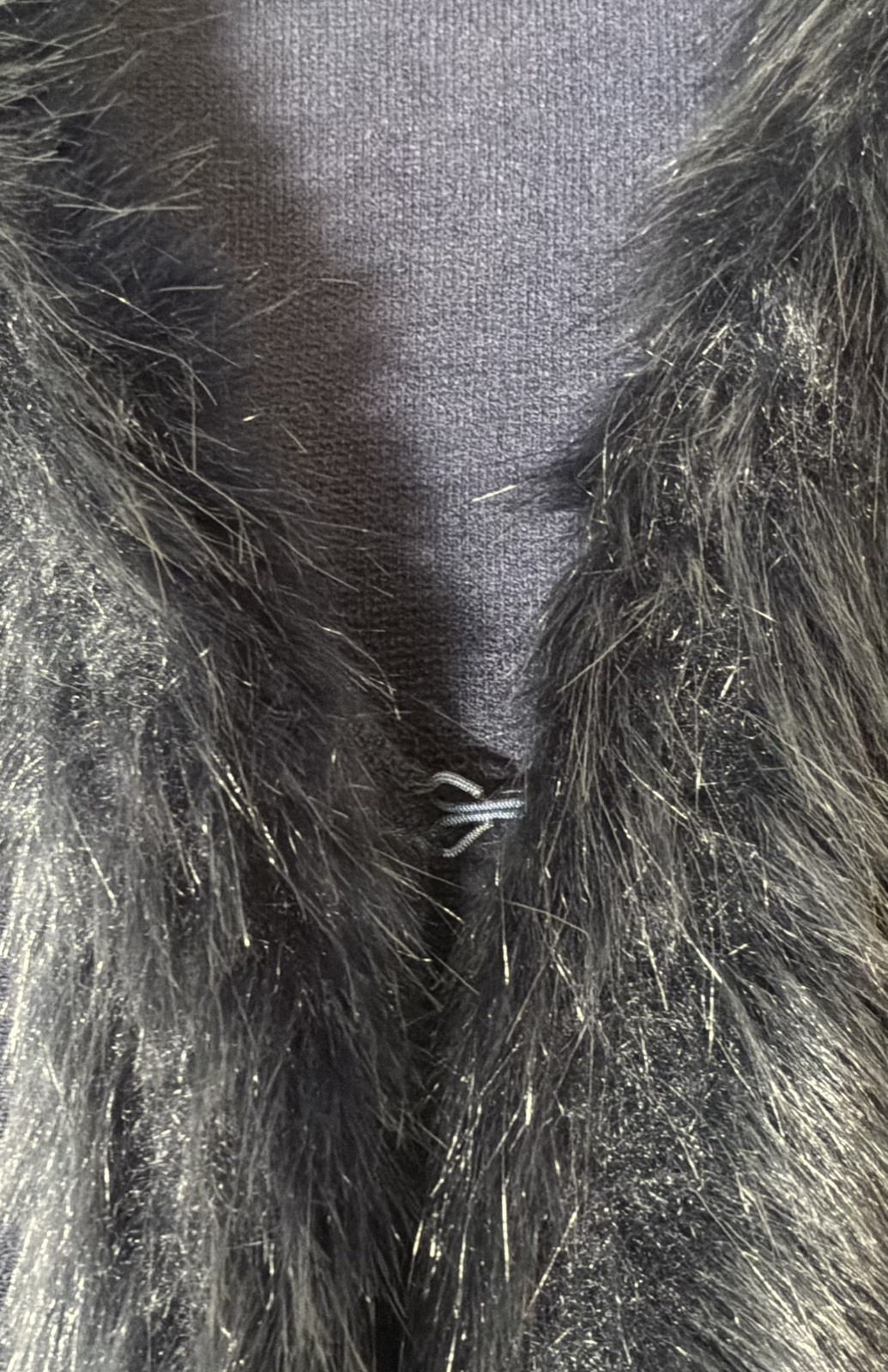 как выглядит Dark Blue Faux Fur Trimmed Signing Cape With 3/4 Sleeves By Sioni фото