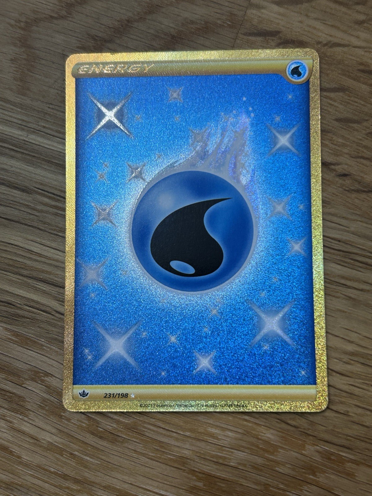 Pokémon TCG Water Energy Gold Secret Rare Chilling Reign 231/198 Near Mint