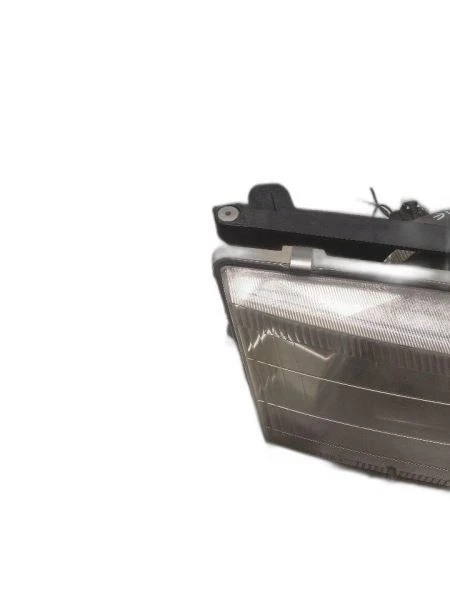 Passenger Headlight Station Wgn Fits 05-07 VOLVO 70 SERIES 1178415 - Image 2 of 4