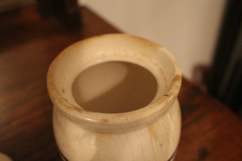 VINTAGE CASH FAMILY POTTERY BUTTER CHURN MINIATURE WOODEN DASHER BLUE AND WHITE - Picture 5 of 12