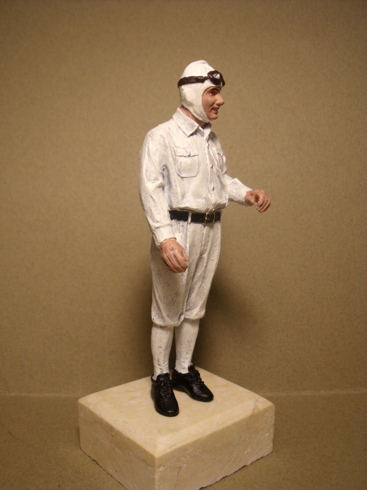 Figurine 1/18 Achille Varzi Vroom non peinte pour animer vos miniatures statiques - 2