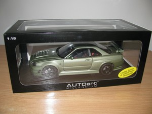1 18 Autoart Nissan Skyline R34 Gt R Z Tune Millennium Jade Ebay
