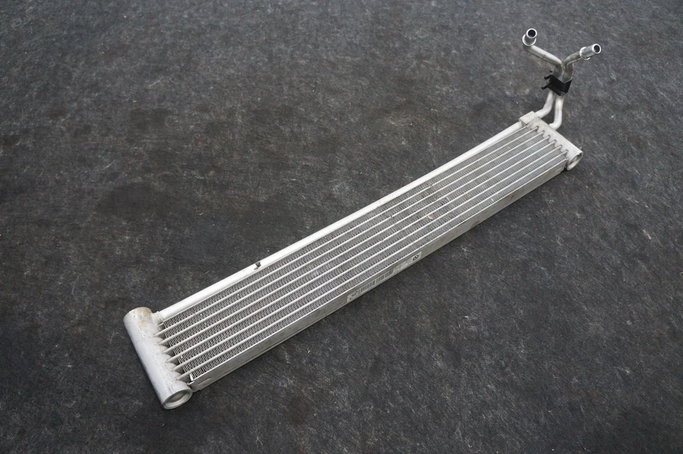 Conjunto enfriador de aceite de motor OEM 17212284540 Bmw M4 Competition F82 2015-2020 Foto 3 de 4