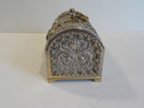 German Embossed Silver Jewelry Casket, Georg Leykauf, Germany - Picture 8 of 11