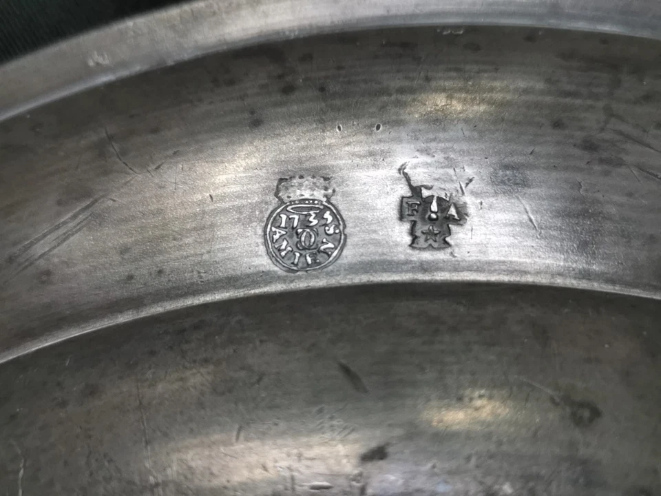 Ancien Plat en étain AMIENS , XVIIIème . collection . voir poinçons - Photo 2/4