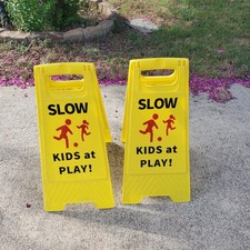Slow kids at Play sign