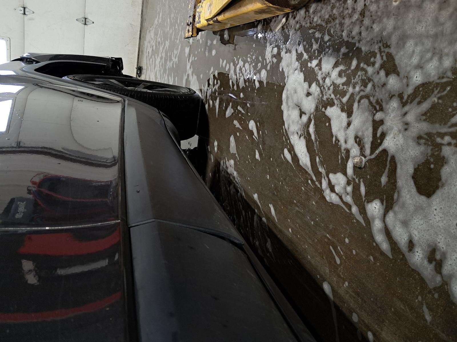 Used Deck Lid fits: 2018 Jeep Cherokee w/rear view camera privacy tint glass Gra