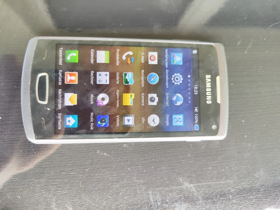 Samsung  Wave 3 GT-S8600 - 4GB - Black (Ohne Simlock) Smartphone, Foto 2 von 5