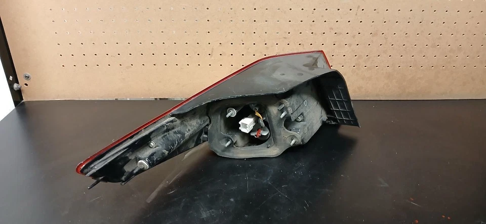 14 15 LUZ TRASERA DERECHA KIA OPTIMA OEM 924024C500 Foto 3 de 4