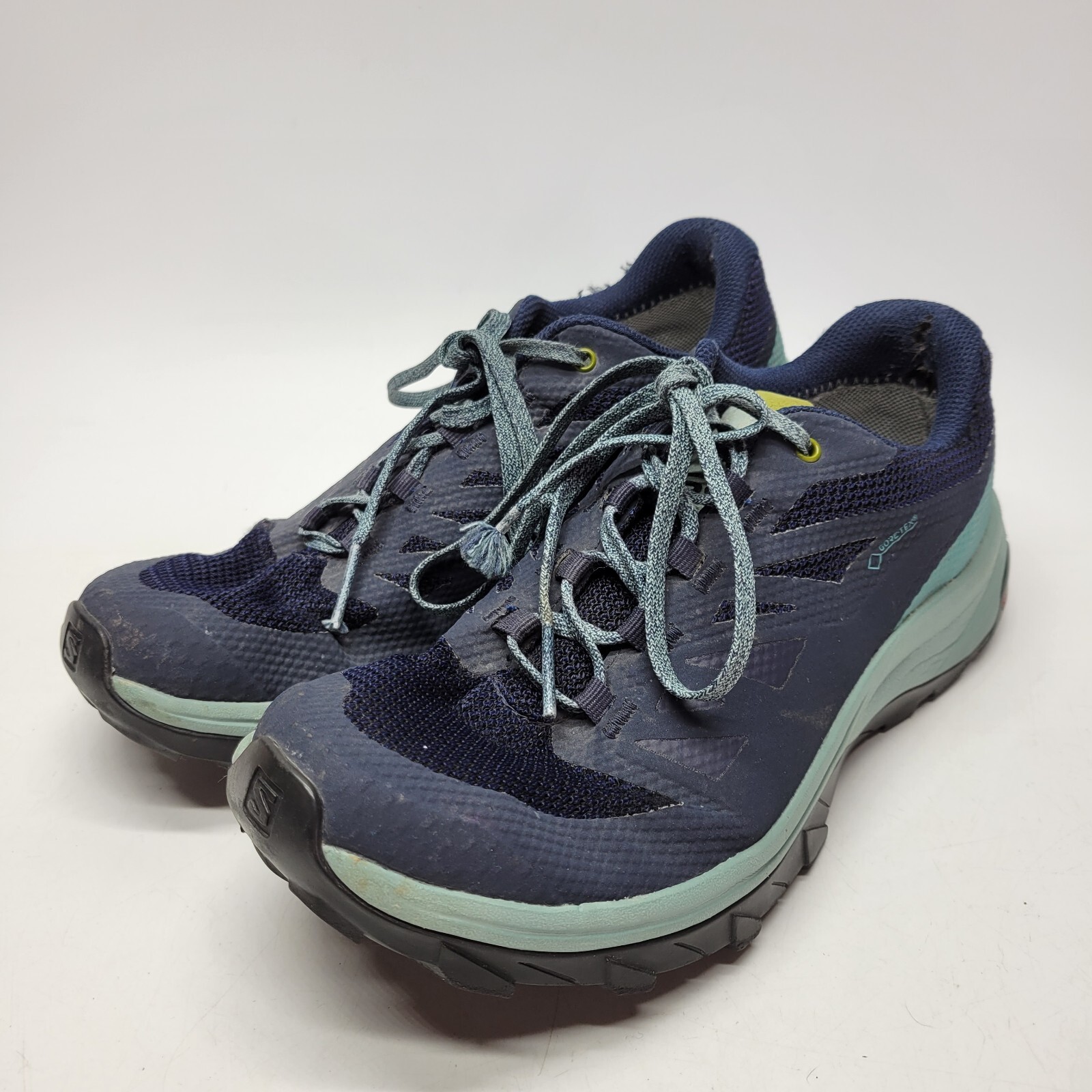 salomon outline shoes