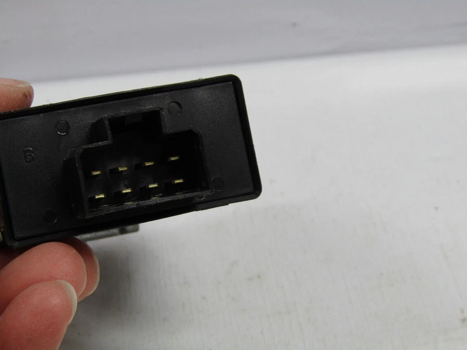 Unidad temporizador cinturón seguridad Subaru Legacy Outback 2000-2004 OEM 88013AG00A Foto 3 de 3