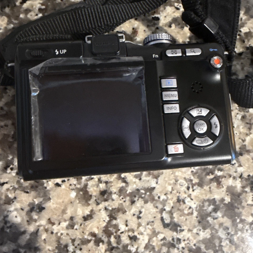 Cámara digital Olympus PEN E-PL1 12,3 MP - negra con lente ED 14-42 mm Foto 3 de 4