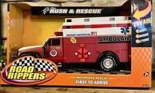 Road Rippers Rush & Rescue Motorized Ambulance Lights Sounds NIB 2006