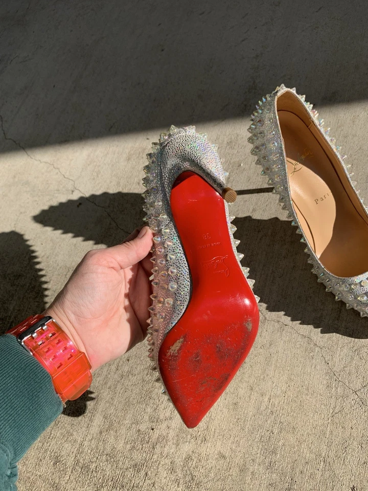 Christian Louboutin Pigalle Follies Spikes Silver. Talla 38. Desgaste ligero. Sin caja. Foto 3 de 4
