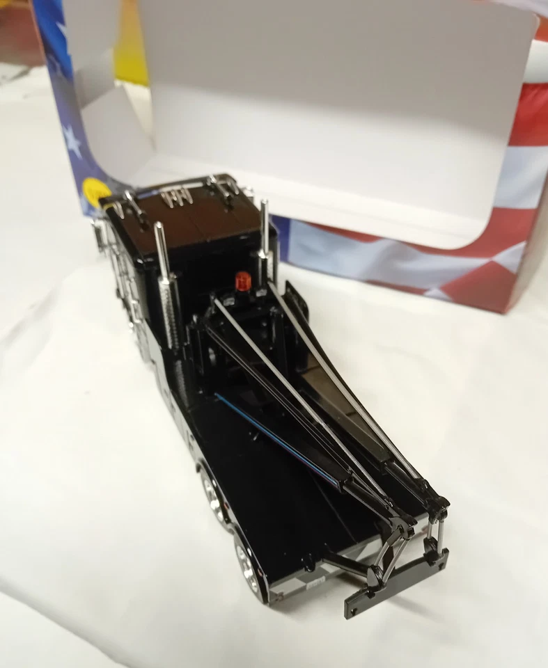 miniature depanneuse freightliner ixo altaya 1/43 - Photo 3/3