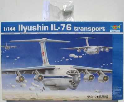 TRUMPETER Ilyushin IL-76 Transport + Resin Conversion BRAZ 1:144 Model Bausatz