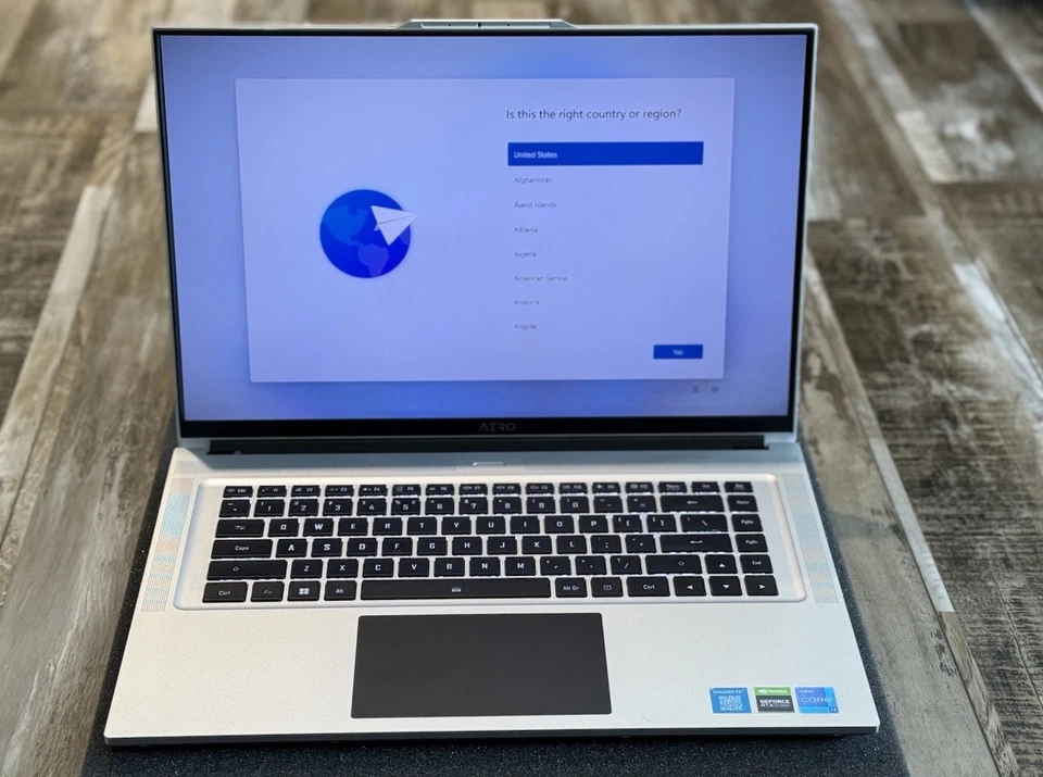 Gigabyte AERO 16 | i7-12700H | RTX 3070 Ti | 16GB RAM | 2TB SSD | 16" 4K OLED - Image 3 of 4