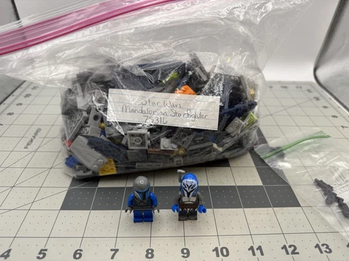 LEGO Star Wars: Mandalorian Starfighter (75316) Incomplete Set