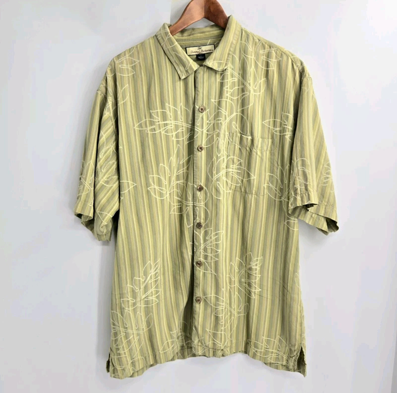 Tommy Bahama Shirt Men's Size Large Green Silk Stripe Floral Coconut Button