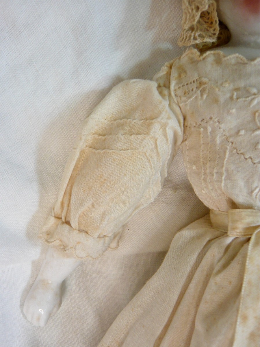 * antique doll ❀ 羽根のお帽子のすてきな ミニョネット antique doll ❀ 羽根のお帽子のすてきな ミニョネット - メルカリ