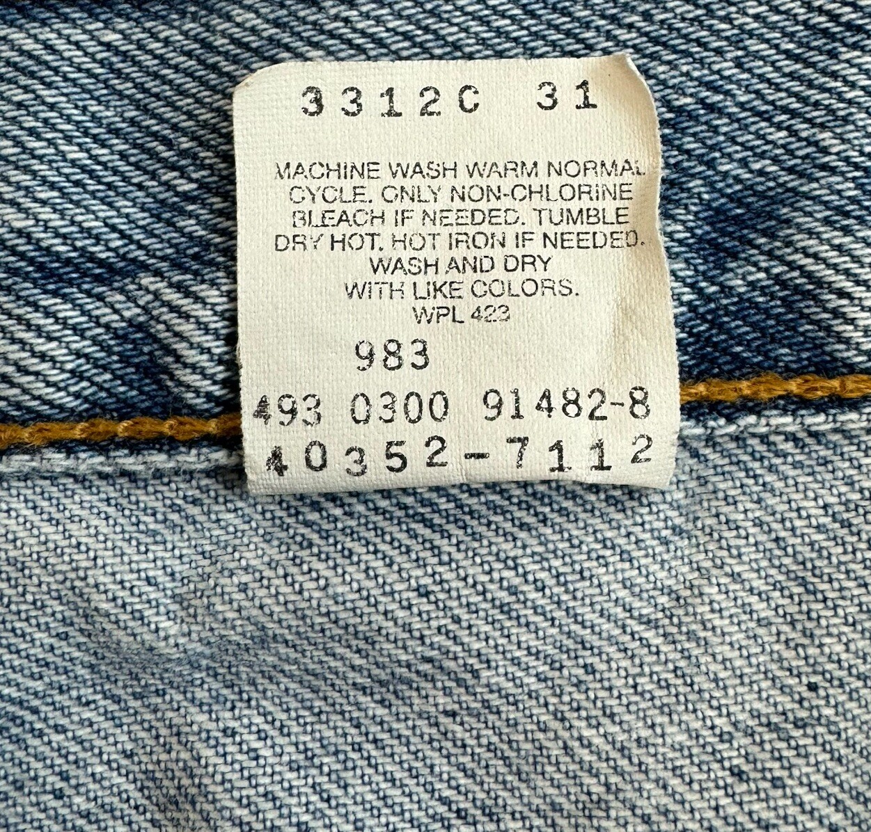 Levi’s 550 Men’s Size 40 Relaxed Fit Blue Denim Jean 90s Style Bermuda Shorts thumbnail 6