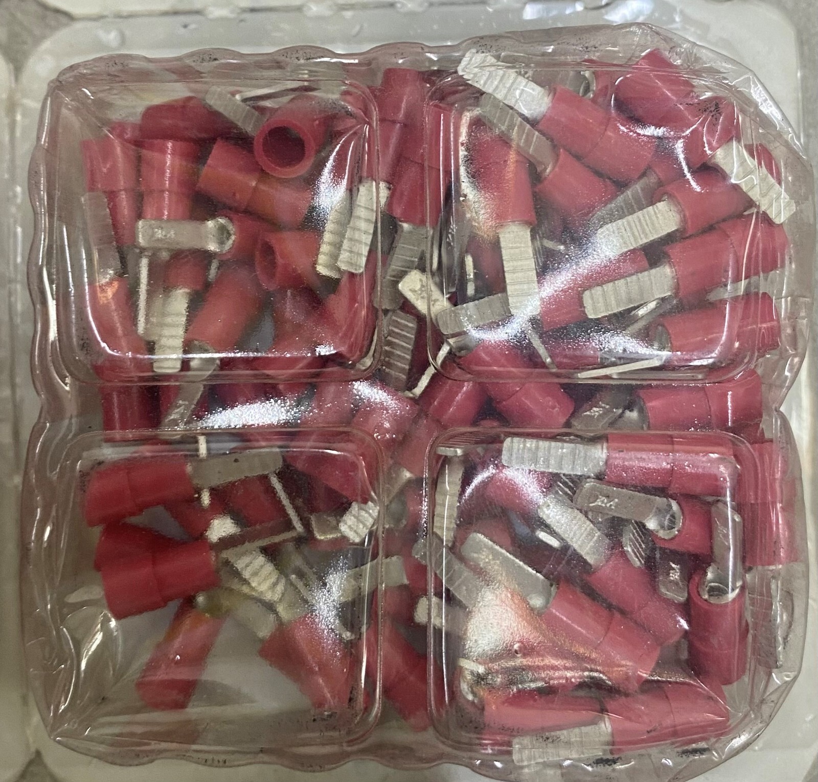 BM 00152 Blade Pin Insulated Lug 0.25-1.5mm2/22-16 AWG , Red, 100 Pc's Per Pkt
