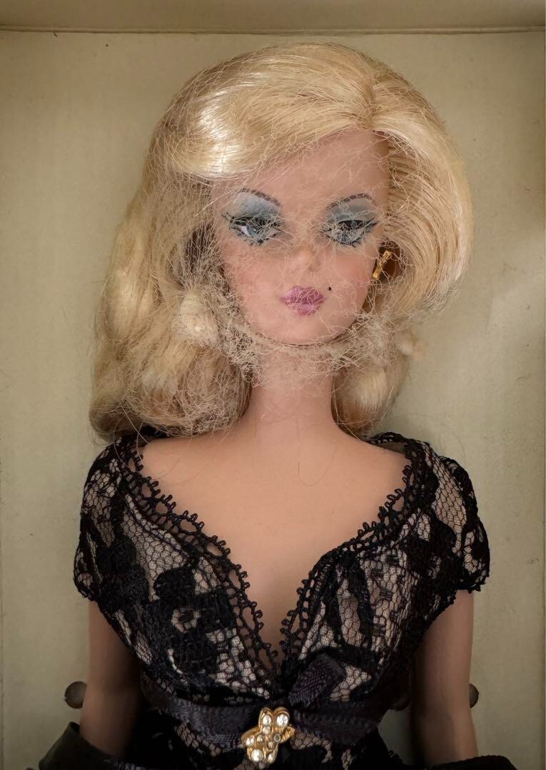 Barbie A Trace of Lace Blonde 500体限定美品 A Trace of Lace Doll Silkstone Barbie Blonde Platinum Label