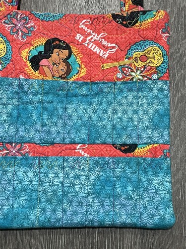 Bolso de Mano Disney Elena of Avalor Viaje Noche 10"" x 9.5"" La Familia lo Todo - Imagen 2 de 13