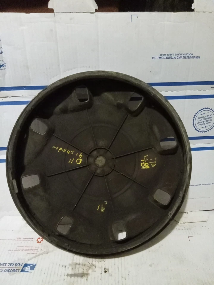 One factory 1988 to 1991 Dodge Spirit Shadow Daytona 14 inch hubcap wheel cover - Image 3 of 3