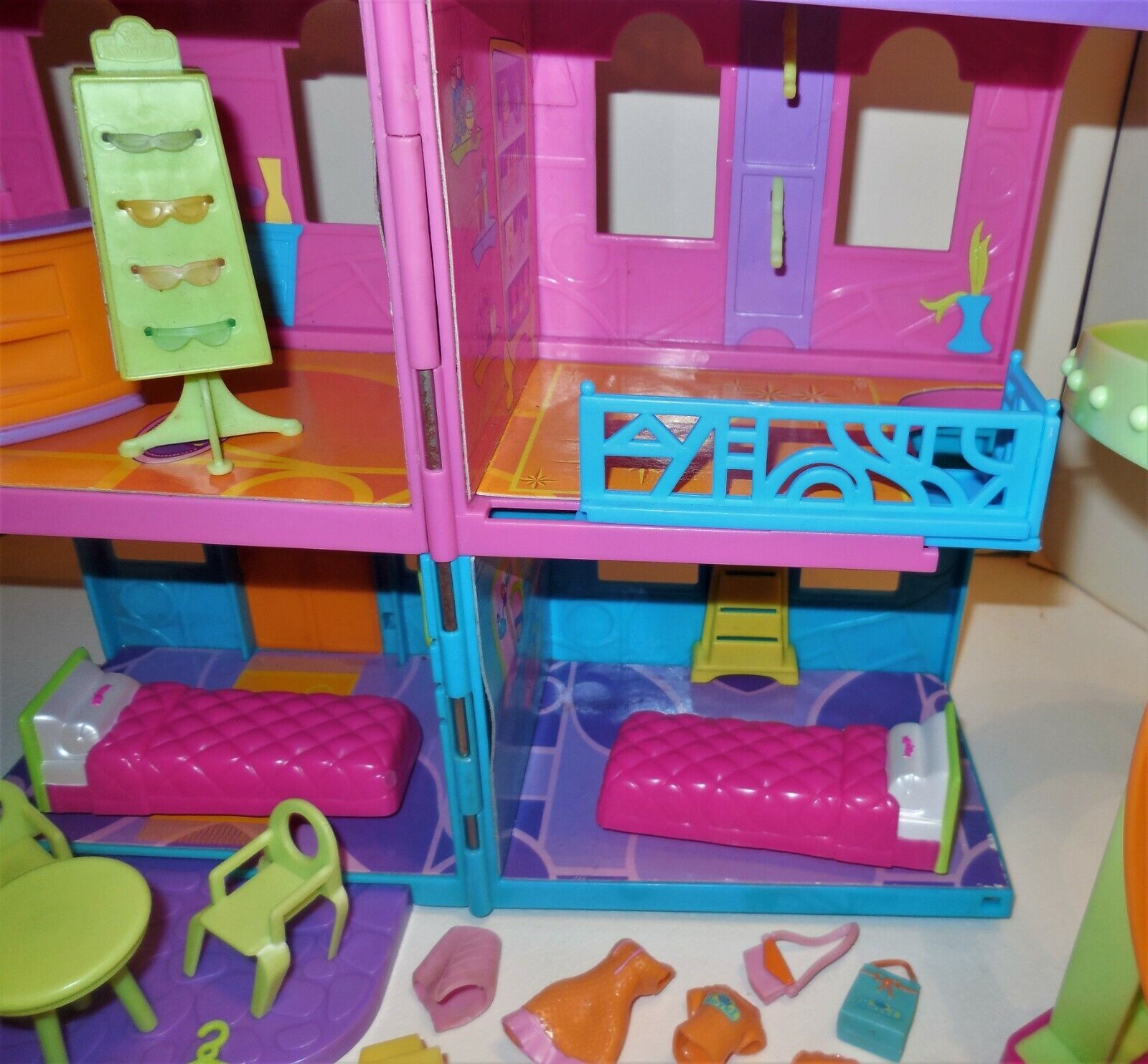 Polly Pocket: Roller Coaster Hotel Hunt