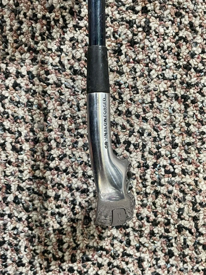 Mizuno MX900 30° 6 Iron Mizuno Exsar IS2 Regular Flex Shaft Golf Pride Tour Velv - Image 3 of 4