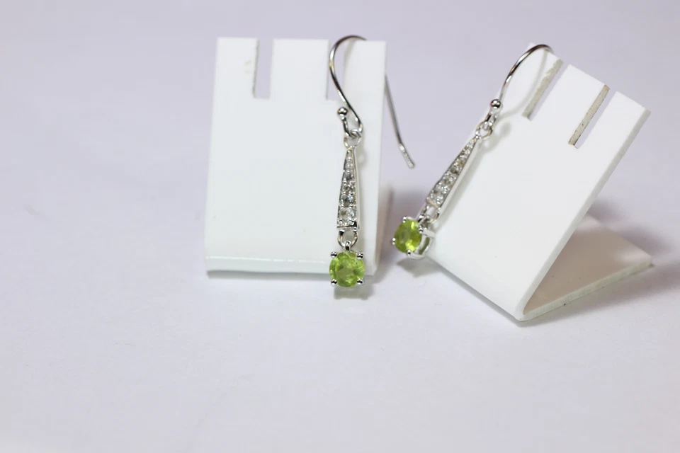 Eleganti Orecchini In Peridoto E Topazio Bianco Da 0,95 Carati In Argento 925 - Immagine 3 di 4
