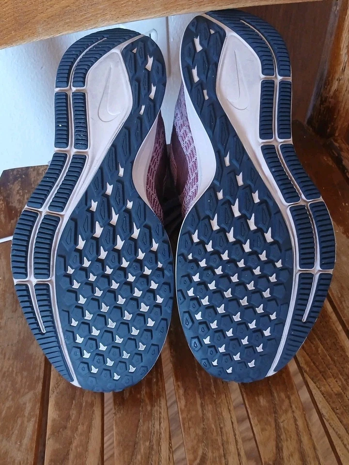 Womens SZ 7.5 Lilac Purple Nike Zoom Pegasus 35 Running Athletic Shoes - Image 4 of 4