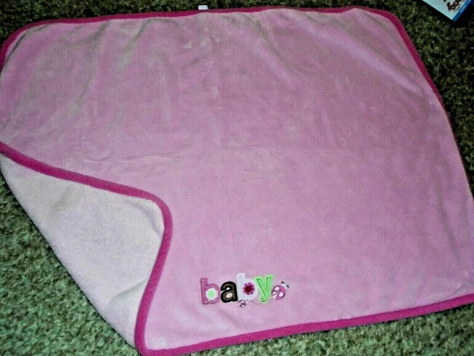 Cobertor de berço de pelúcia rosa joaninha floral bebê Just One Year 7P Carter's - Imagem 4 de 4