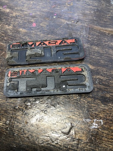 Laramie SLT Pillar Emblem - Picture 10 of 10