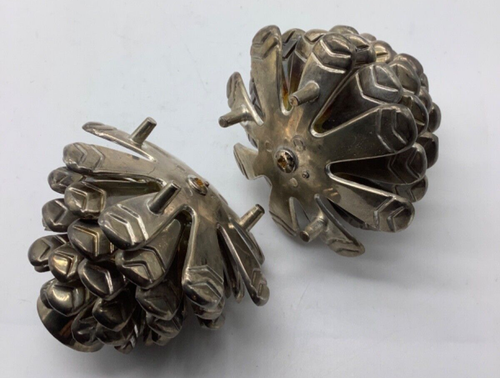 Silver Plate Pine Cone Candlestick Holders Tarnished 2.5” Tall X 3” Wide, Set 2 - Picture 5 of 5