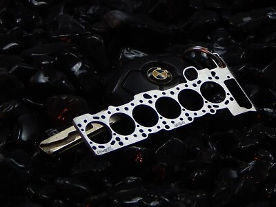 DISAGREE Schlüsselanhänger Zylinderkopfdichtung für BMW M54 - Edelstahl gebürstet - "M54"