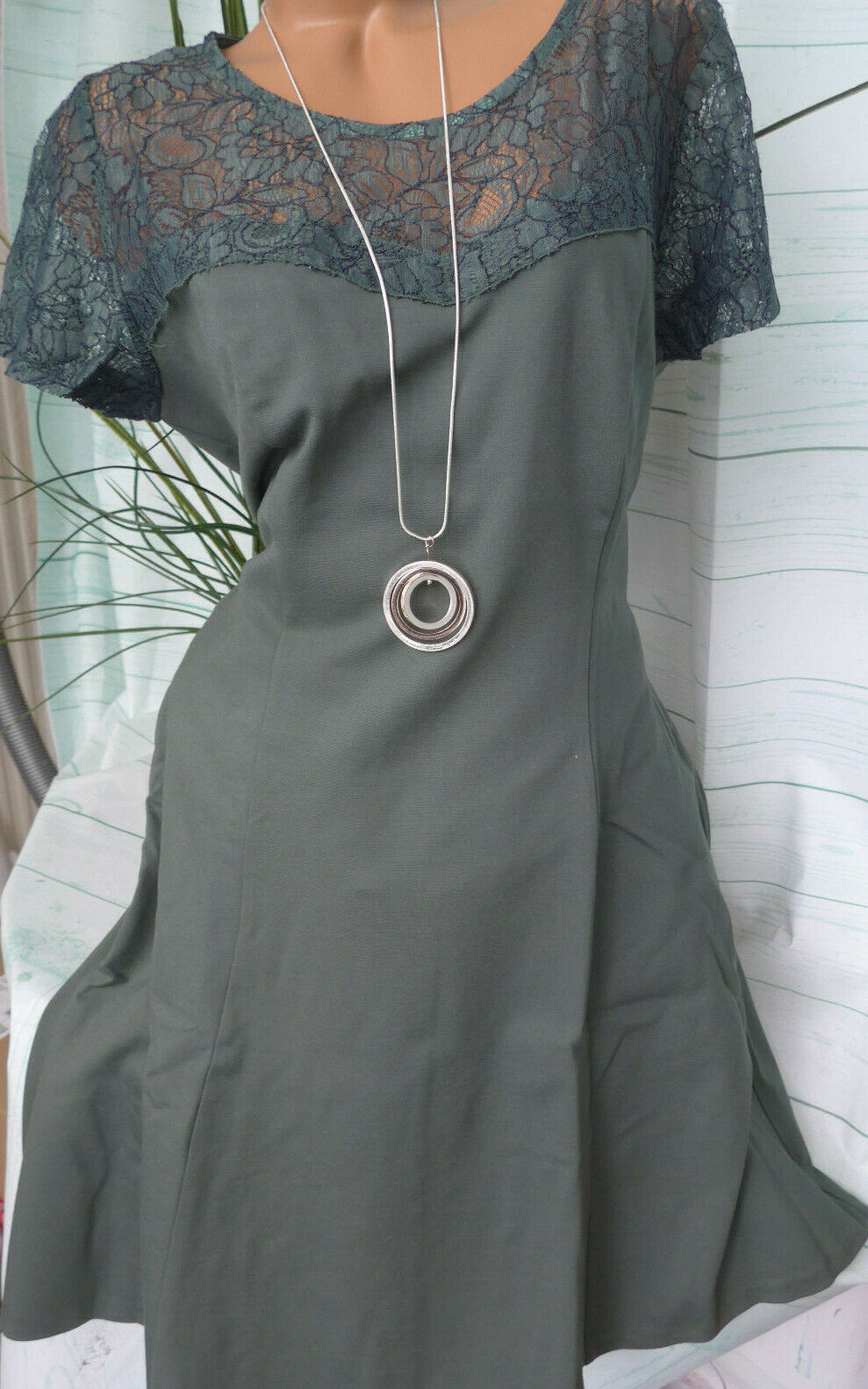 Belloya Kleid Etuikleid Gr. 44 bis 54 Khaki mit Spitze (855) Große Größen