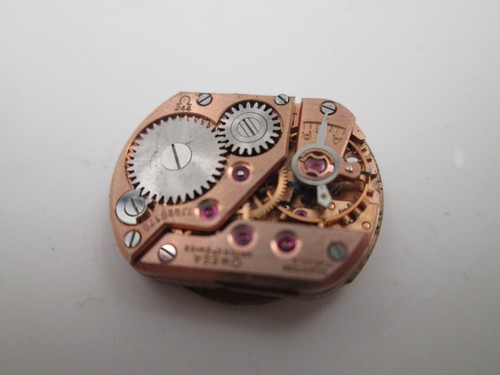 Máquina y esfera Omega mujer. Cuerda manual. Calibre 244. Dial dorado. 1970 - Imagen 4 de 5