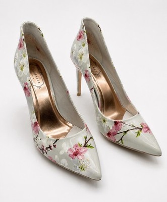 Ted Baker Savei hochhackige Damenschuhe orientalische Blüten Lackleder Größe 8