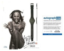 Tyra Banks Signed Autographed 8x10 Photo Hot Sexy ACOA