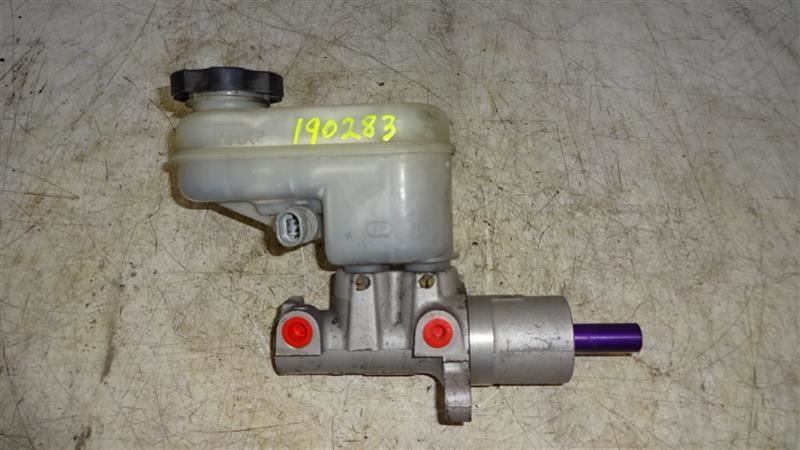 Brake Master Cylinder From VIN 3S823795 Fits 03-07 VUE 670314