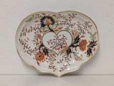 Derby Porcelain Heart-shape Dish In A Rare And Unusual Kakiemon-ish Pattern