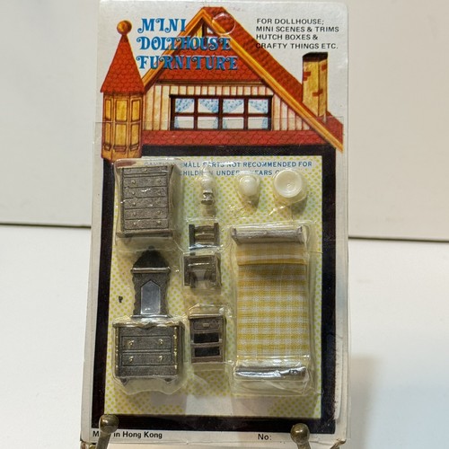 Vintage Mini Dollhouse Furniture 2 Sets New Old Stock -Bedroom And Kitchen - Picture 2 of 3