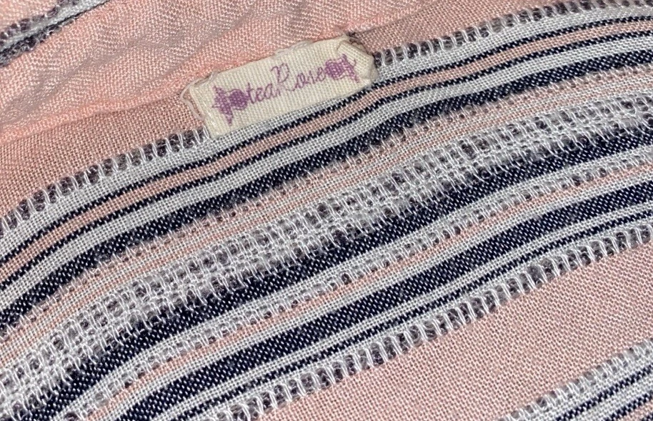 Top túnica bordada rosa Tea Rose Boutique talla grande popover manga larga Foto 3 de 4