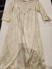 SZ MED VASSARETTE Nightgown With Floral Pattern And Lace Vintage