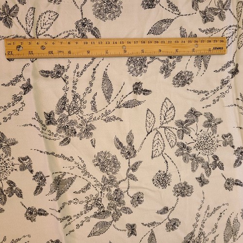 Lots of 2.5 Yards, ECO Friendly Fabric, 100% Rayon Moss Crepe Print fabric - Picture 3 of 4