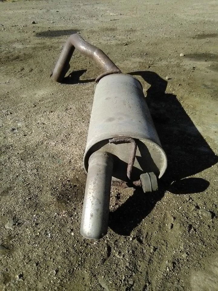 2018 Dodge Caravan Muffler - Image 2 of 4