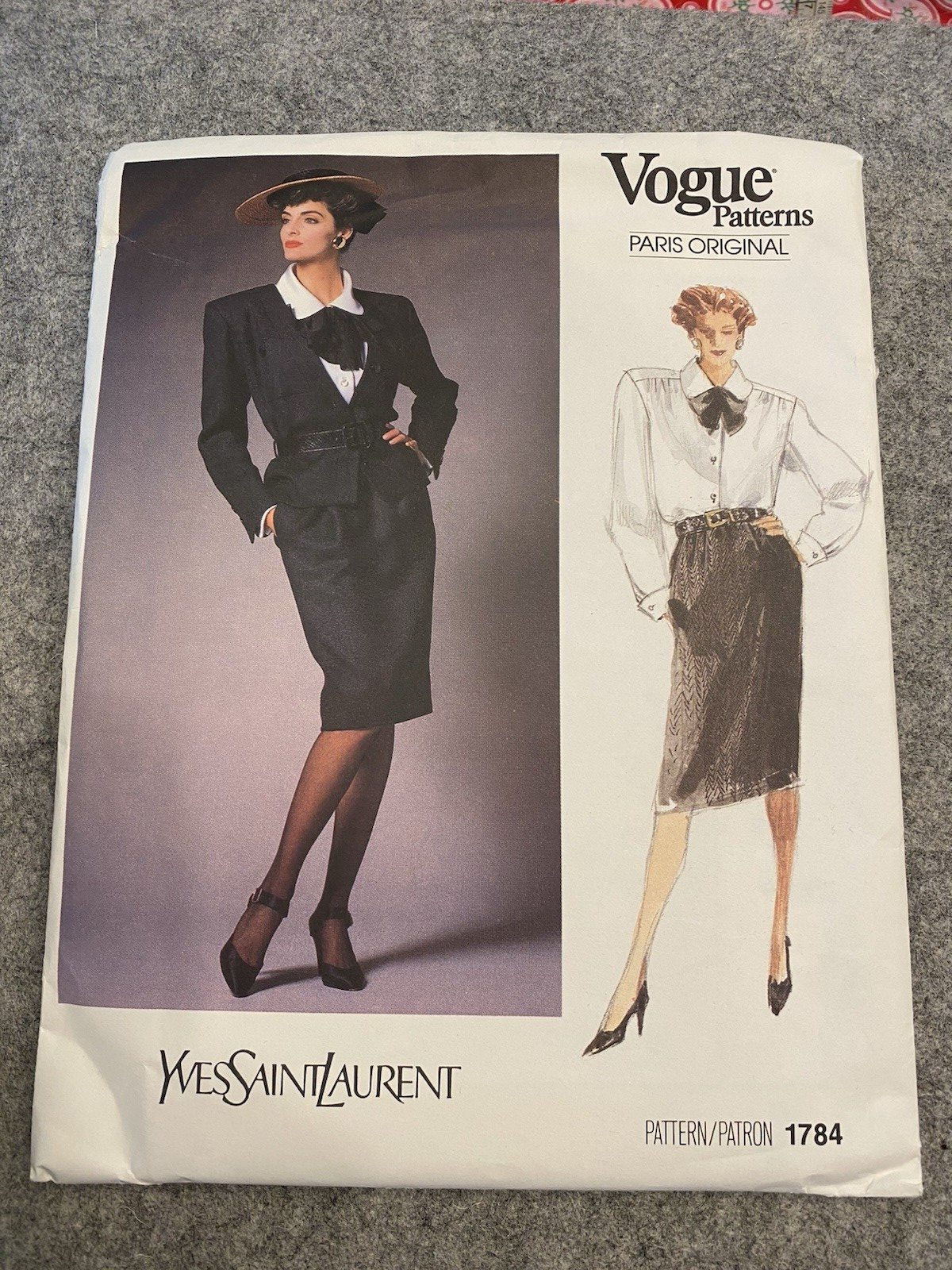 Tuta vintage 1986 modello Vogue Parigi originale Yves Saint Laurent tg 16 1784